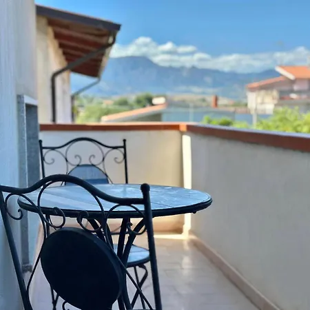 Blucris - Elegante E Confortevole