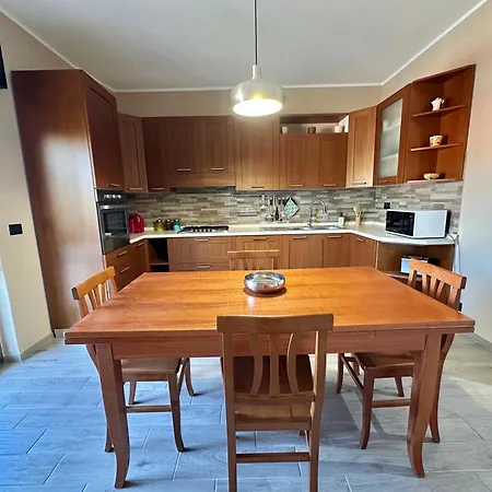 Blucris - Elegante E Confortevole Apartment *